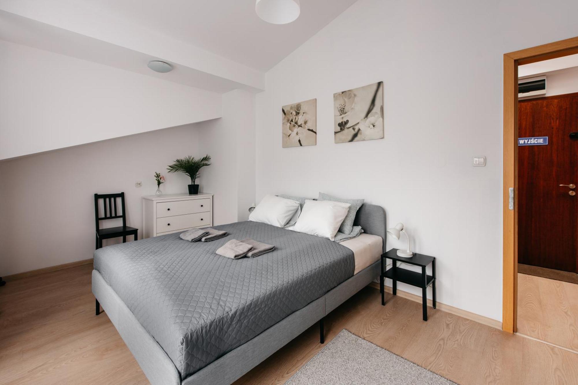 Fully-Furnished Apartment With Air Conditioning For Families, Cracow Old Town คราคูฟ ภายนอก รูปภาพ