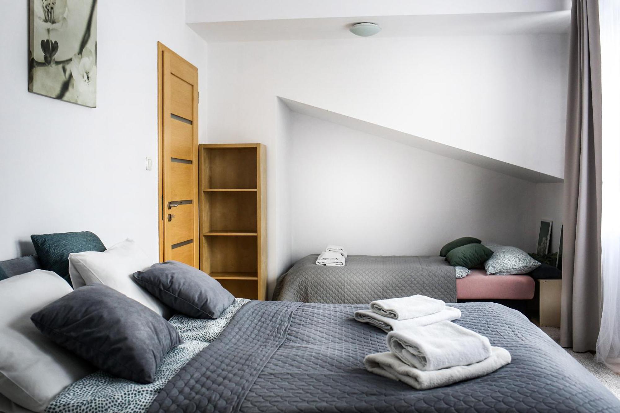 Fully-Furnished Apartment With Air Conditioning For Families, Cracow Old Town คราคูฟ ภายนอก รูปภาพ