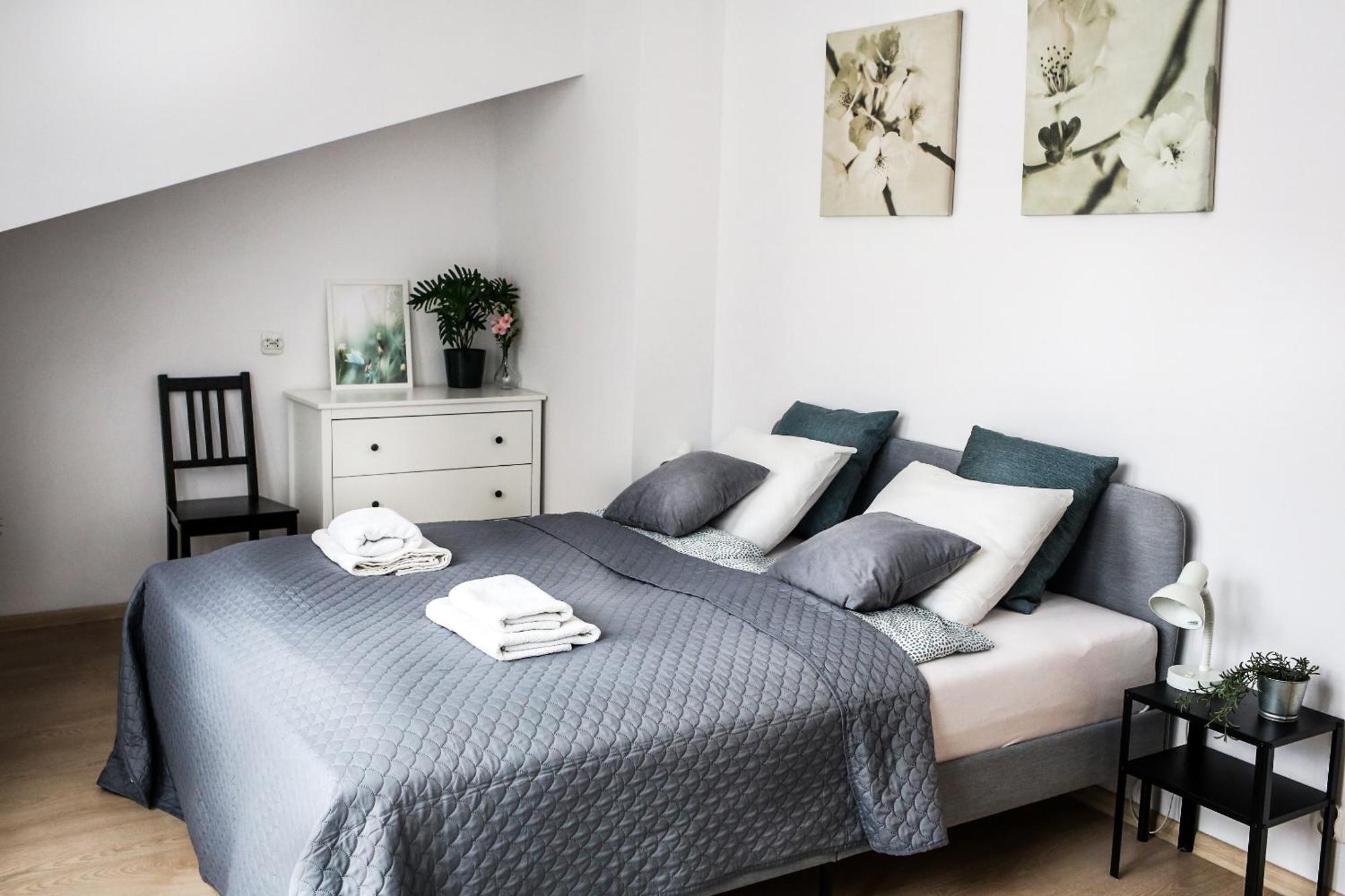 Fully-Furnished Apartment With Air Conditioning For Families, Cracow Old Town คราคูฟ ภายนอก รูปภาพ