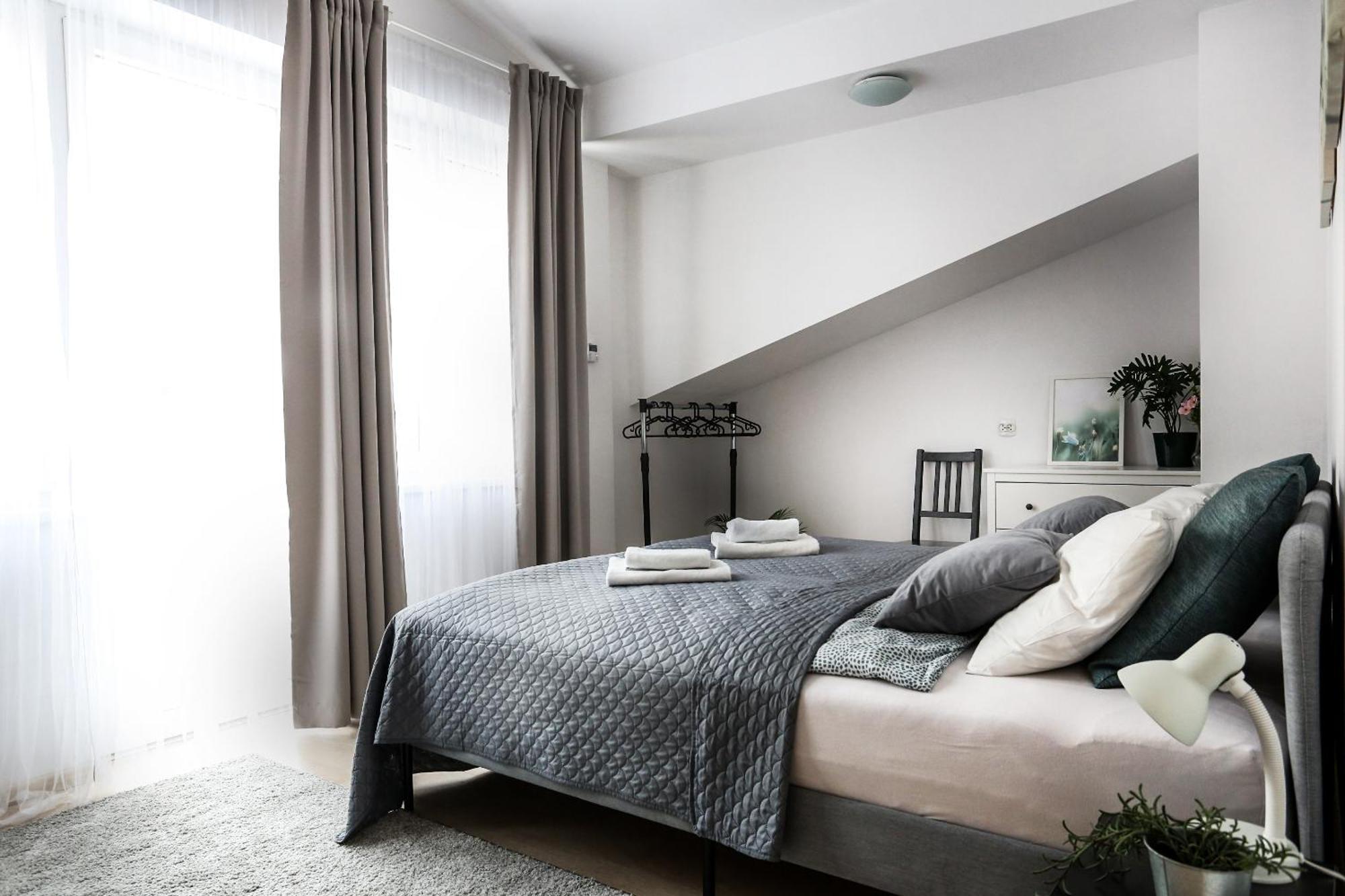 Fully-Furnished Apartment With Air Conditioning For Families, Cracow Old Town คราคูฟ ภายนอก รูปภาพ