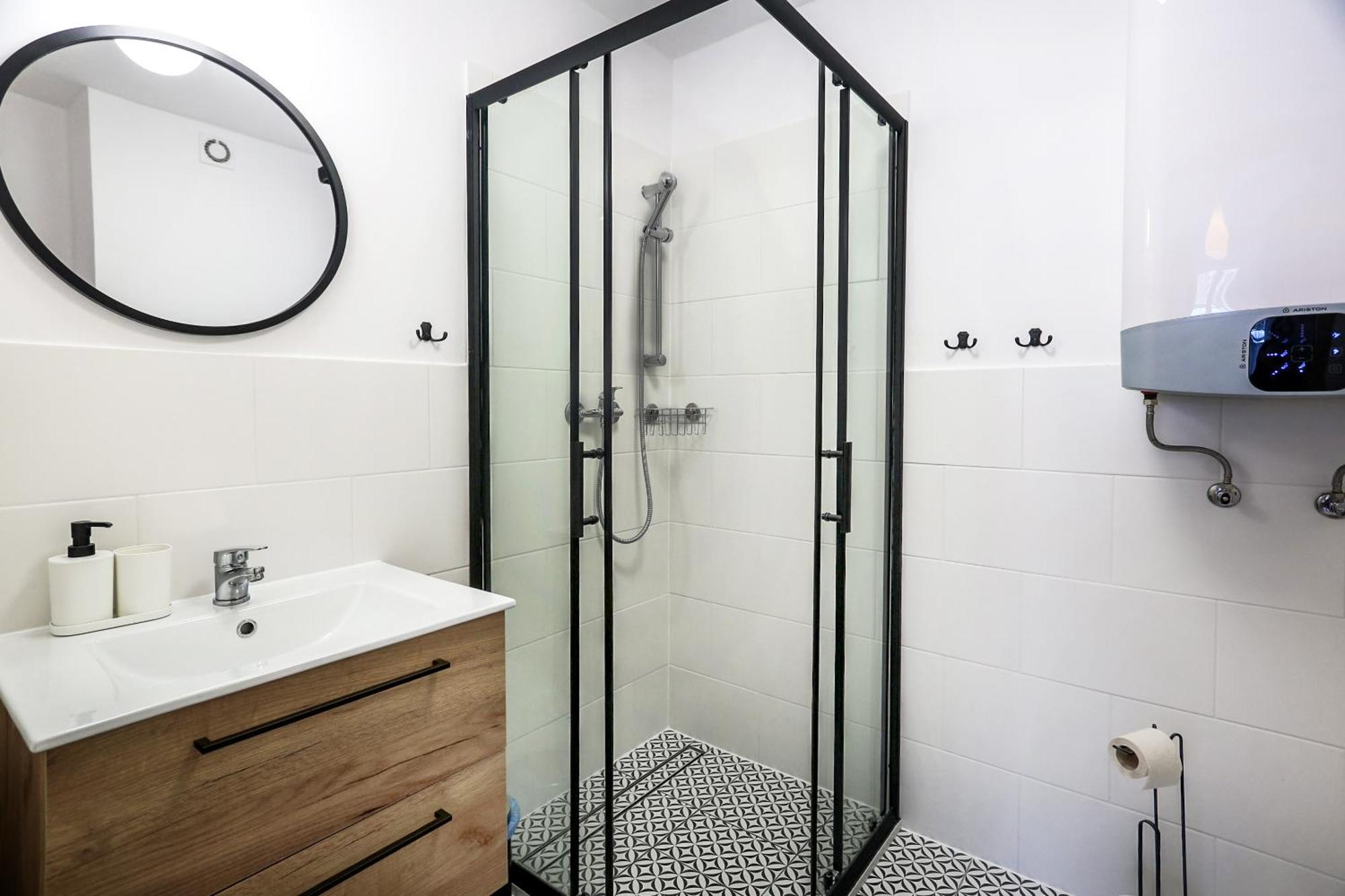 Fully-Furnished Apartment With Air Conditioning For Families, Cracow Old Town คราคูฟ ภายนอก รูปภาพ