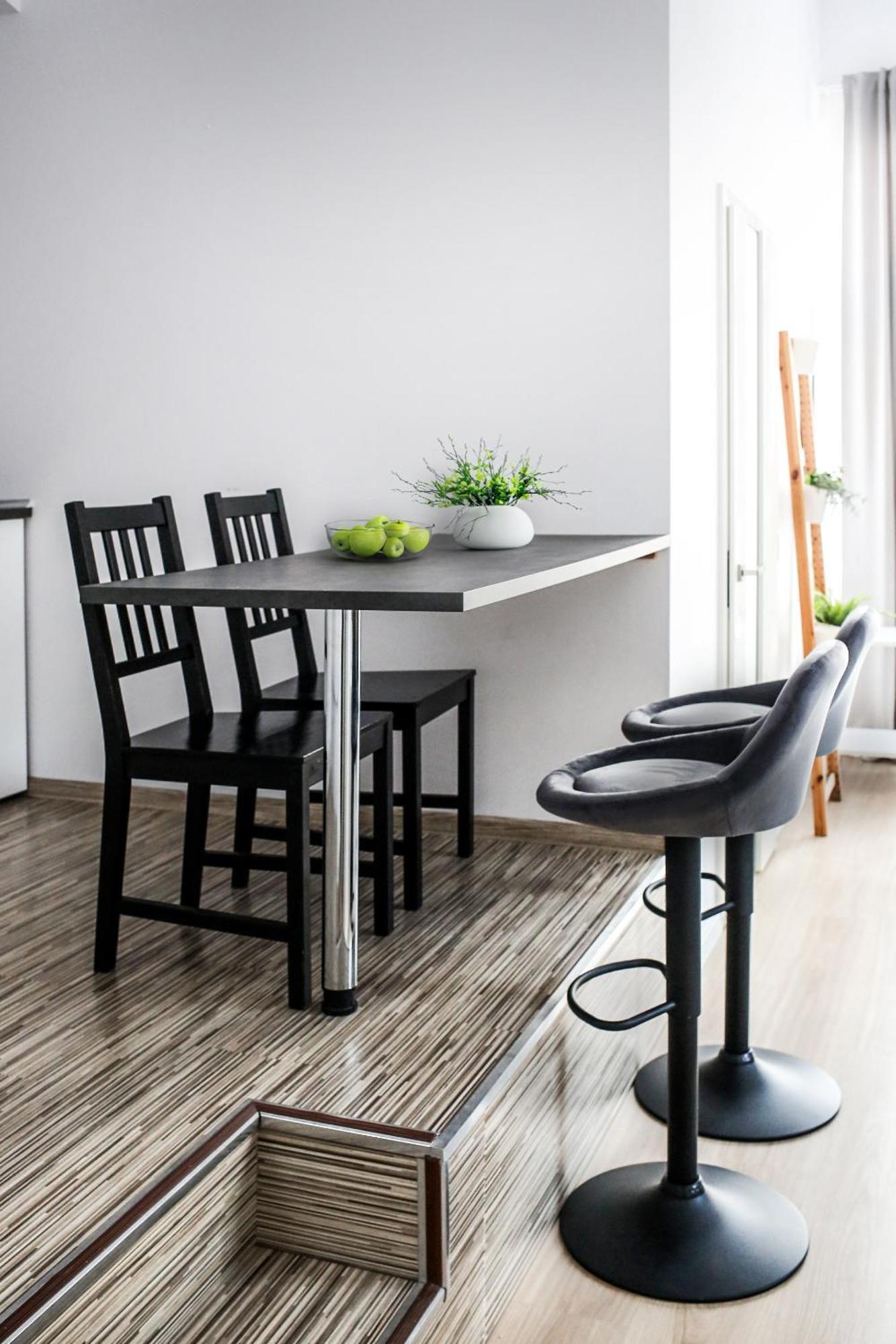 Fully-Furnished Apartment With Air Conditioning For Families, Cracow Old Town คราคูฟ ภายนอก รูปภาพ
