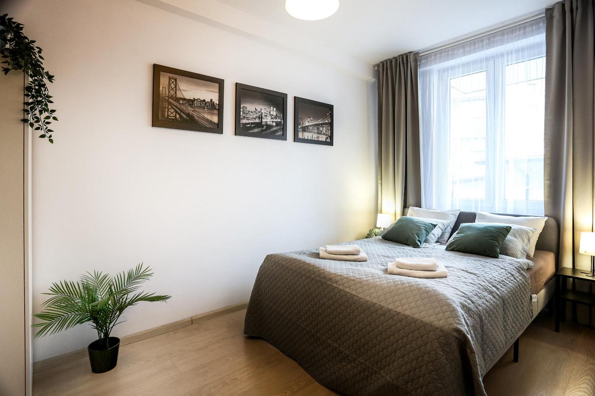Fully-Furnished Apartment With Air Conditioning For Families, Cracow Old Town คราคูฟ ภายนอก รูปภาพ