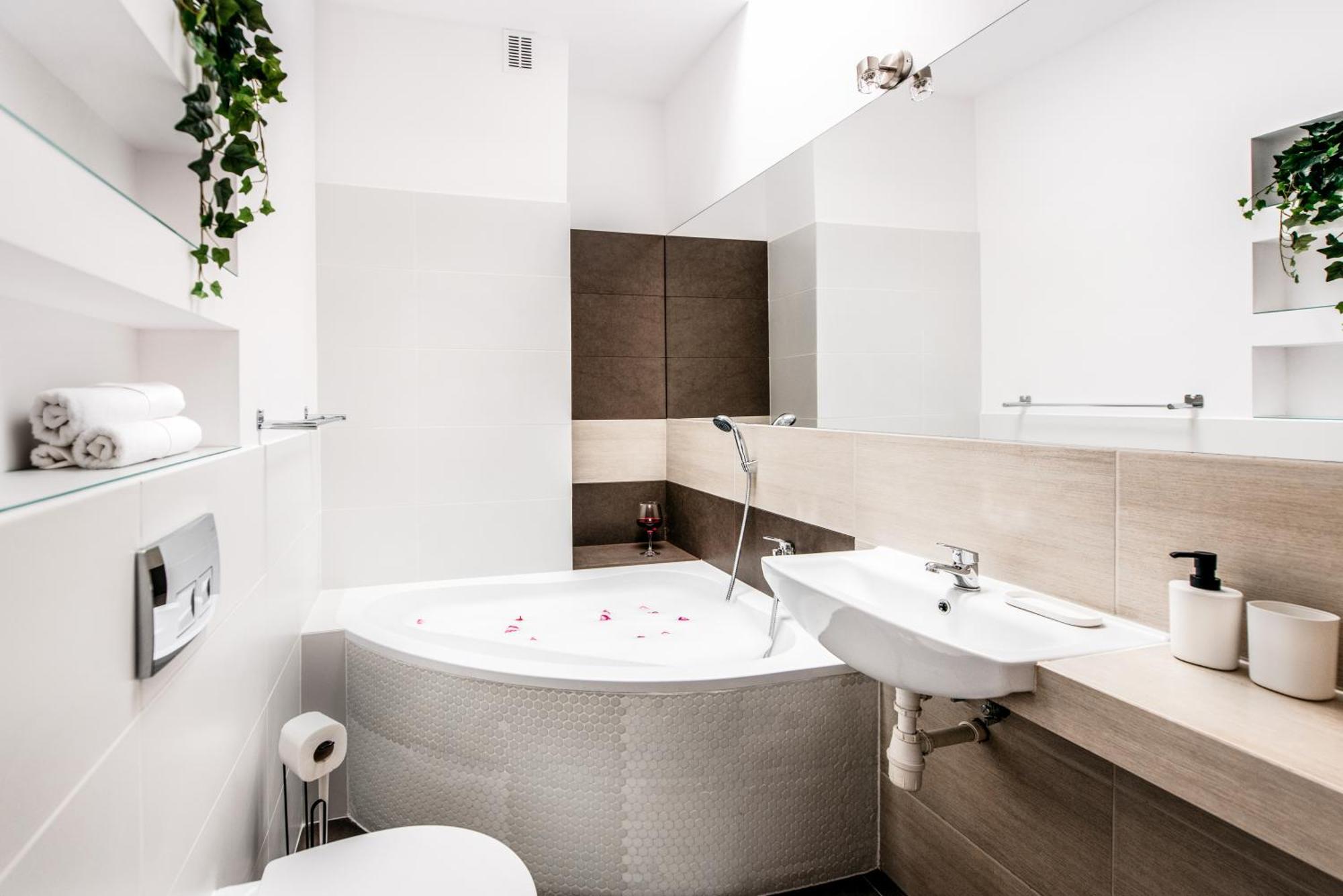 Fully-Furnished Apartment With Air Conditioning For Families, Cracow Old Town คราคูฟ ภายนอก รูปภาพ