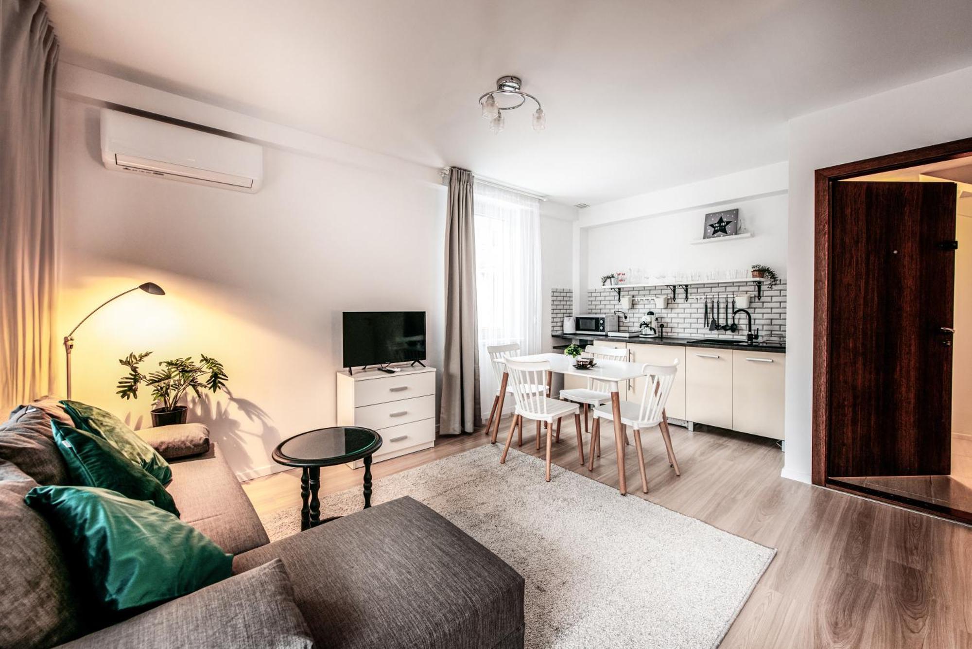 Fully-Furnished Apartment With Air Conditioning For Families, Cracow Old Town คราคูฟ ภายนอก รูปภาพ